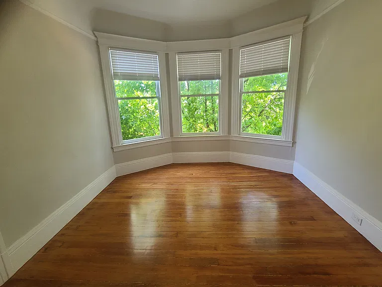 2411 Bryant St — Photo 10