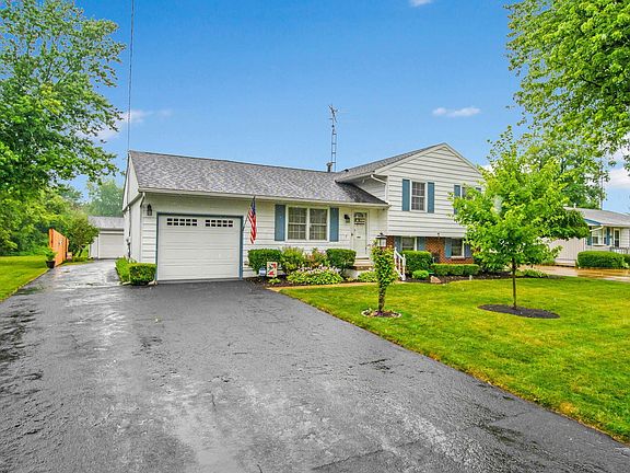 3rd image of 2625 Mercer Dr