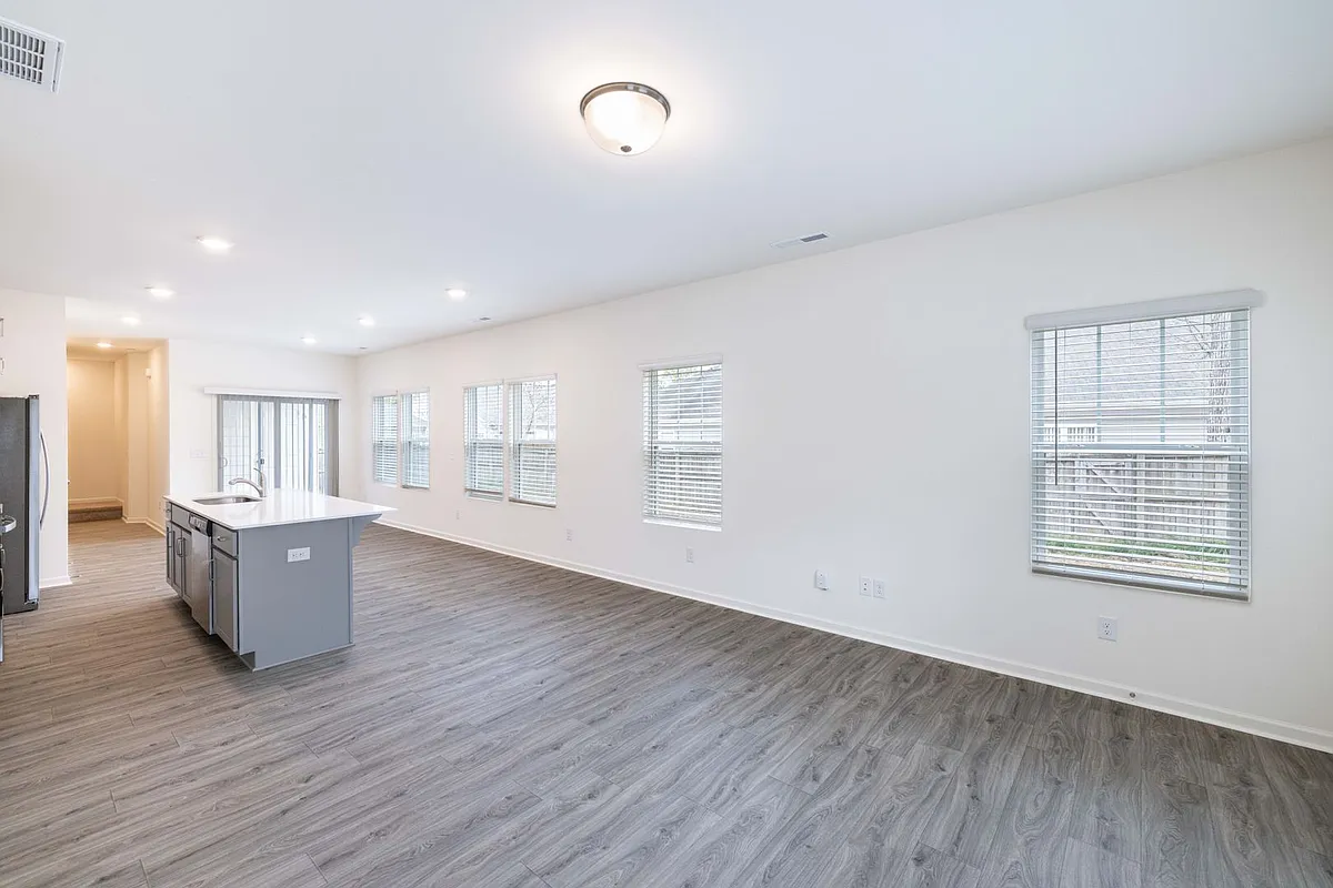 Building Photo - 461 Kinnerton Pl
