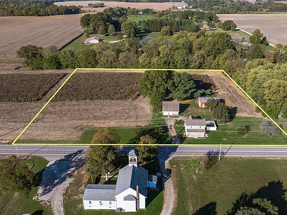 2nd image of 9915 Lancaster Newark Rd NE