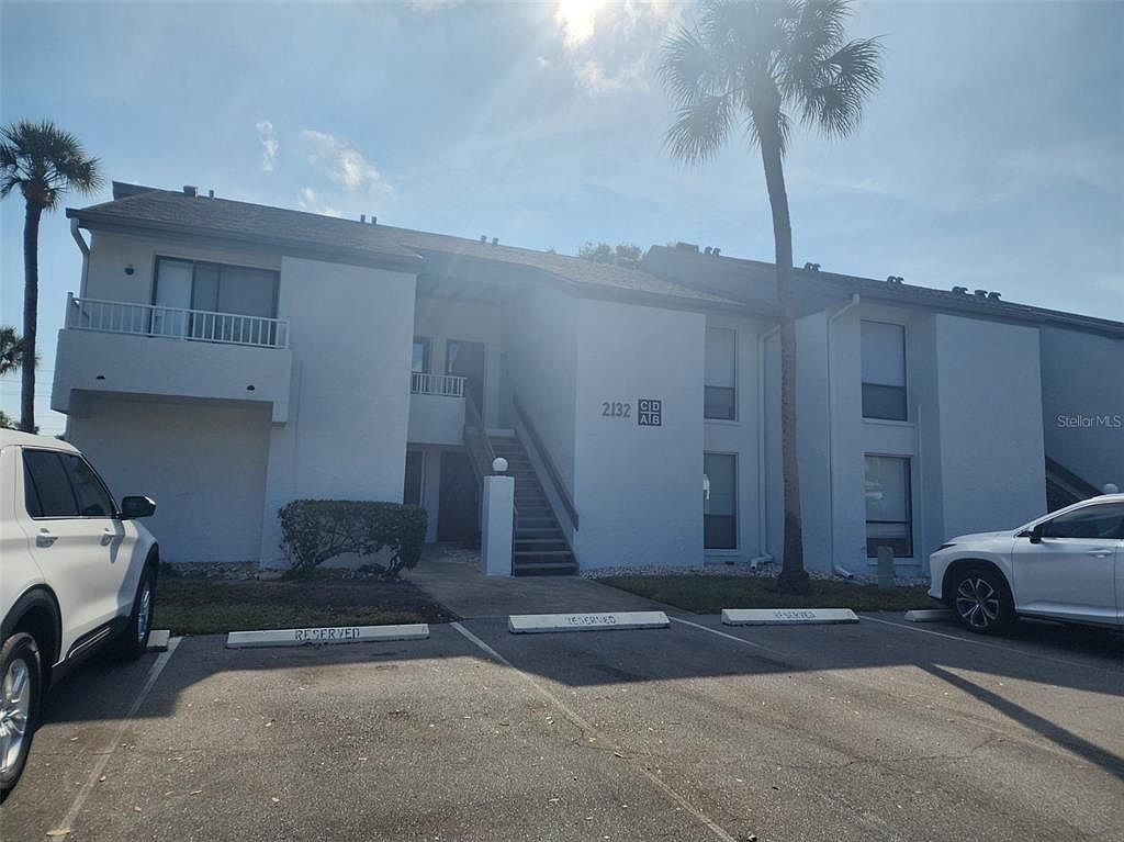 2132 Lakewood Club Dr S #8-B