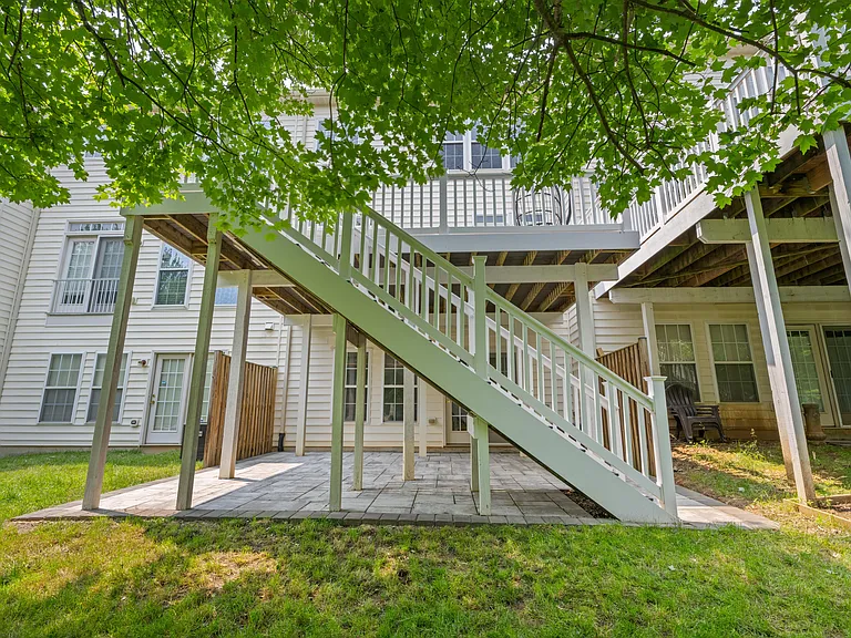 10745 Hillingdon Rd — Photo 32
