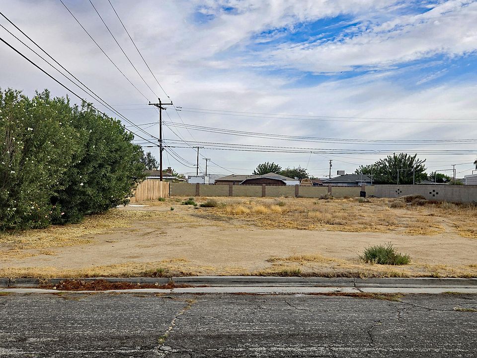 1st image of Tamarisk Ave