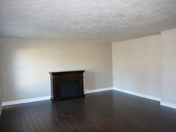 4th image of 1403 Crosat St
