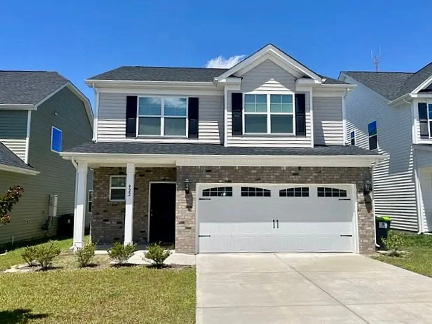 Spacious 4BR Lexington Home with Open Floor Plan & Covered Patio — Photo 1