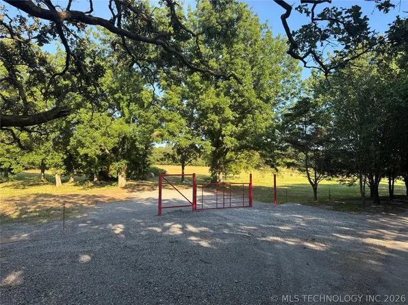 62 Highway, Tahlequah, OK 74464