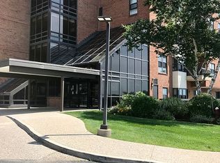 1 Seal Harbor Rd APT 302, Winthrop, MA 02152