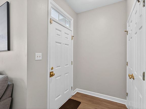 3rd image of 7020 Jeffreys Creek Ln