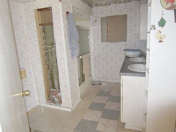 5th image of 359 Cleveland Ave