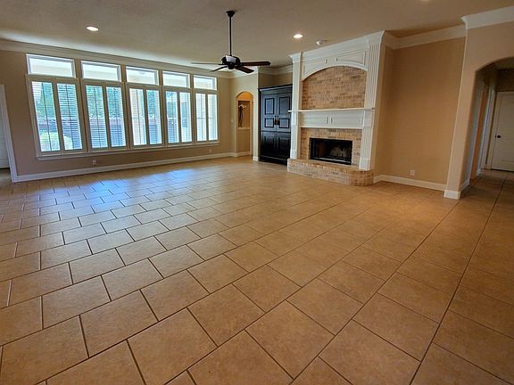 5th image of 4621 Woodhollow Dr