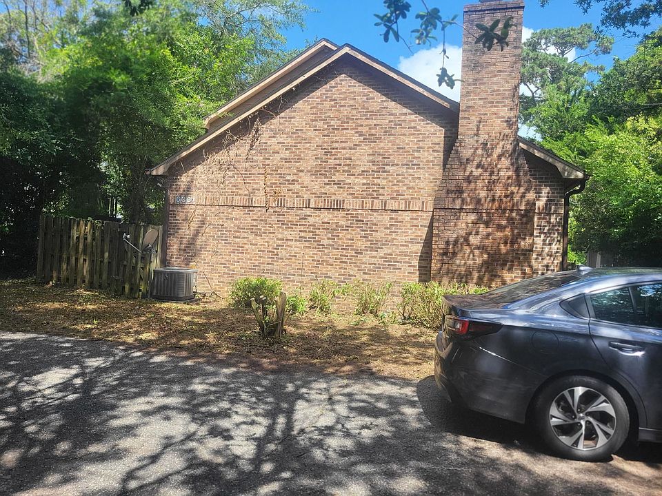 1st image of 6301 Hawthorne Ln. #102