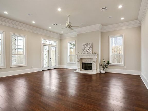5th image of 615 Helios Ave