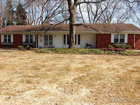 2nd image of 3186 Lakeside Dr