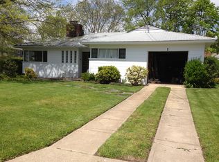 1 Linden Ln, Merrick, NY 11566