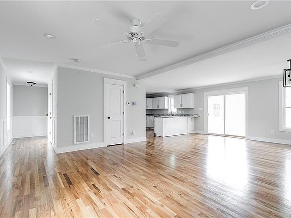 3rd image of 618 Northside Ave