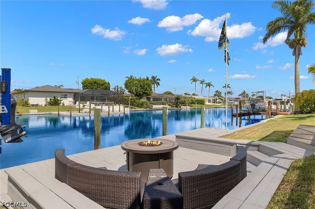 3 bed, 3.0 bath, 2657 sqft, $8,379 — Photo 2