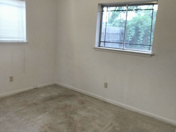 5th image of 1709 Linda St