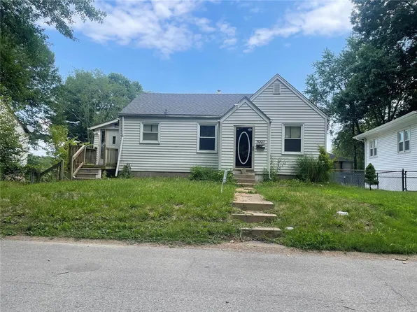 7007 Paisley Dr, Saint Louis, MO 63136