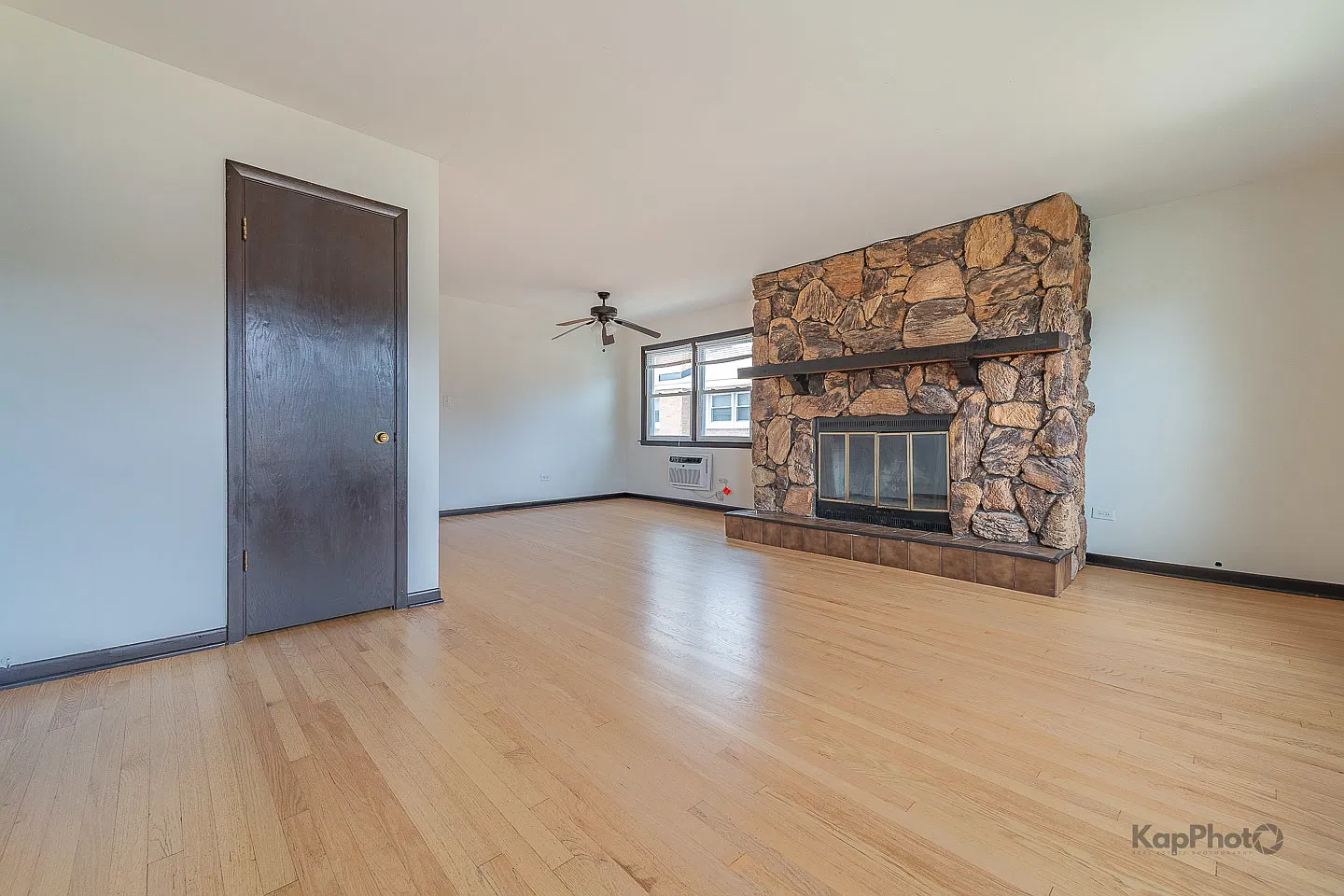 3 bed, 1470 sqft, $2,300 — Photo 4