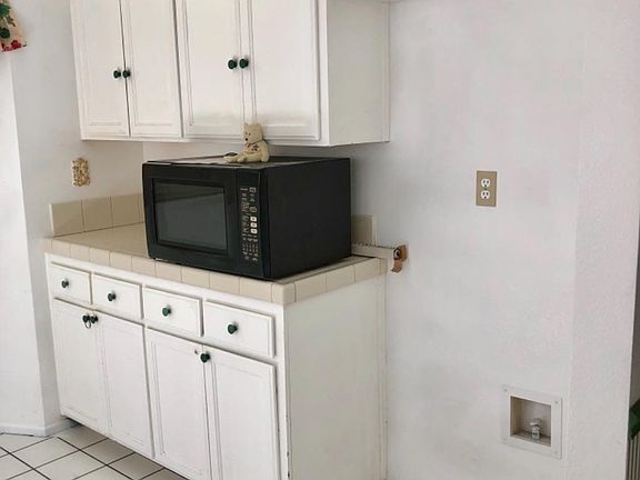 4th image of 19053 Primrose Ln