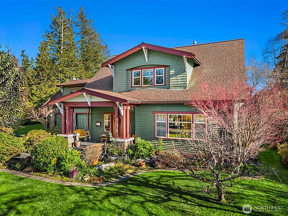 5th image of 10234 Rodal Court NE