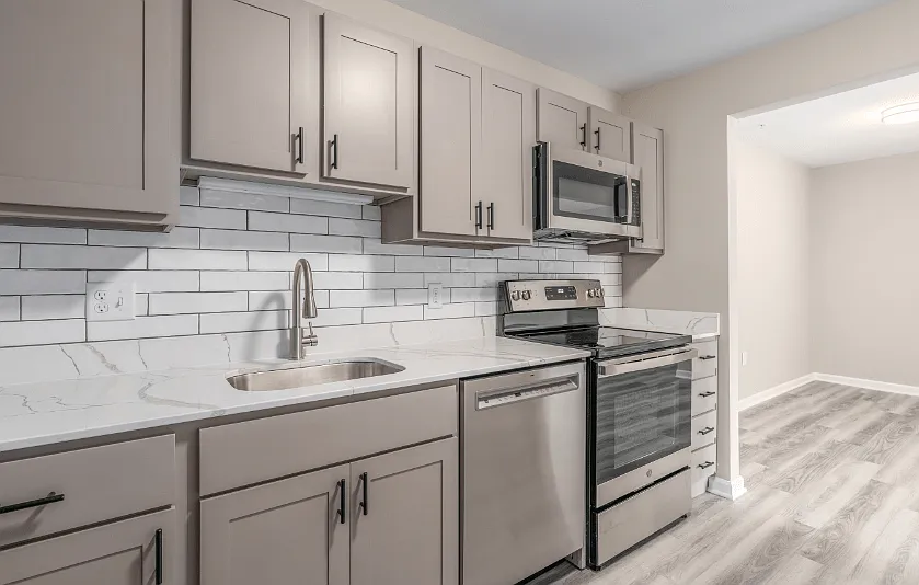 Colonial Crest Apartments