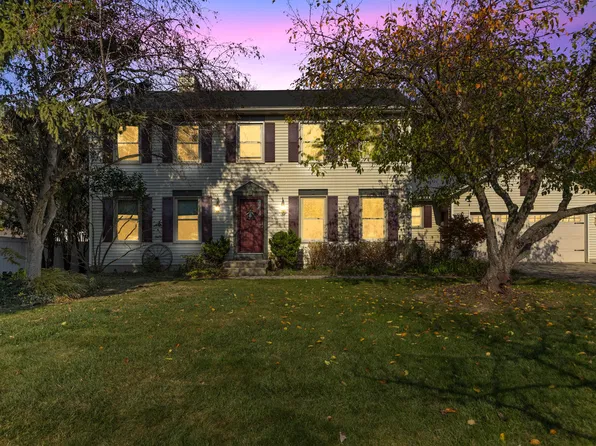 7291 Iron Dr, Hudsonville, MI 49426
