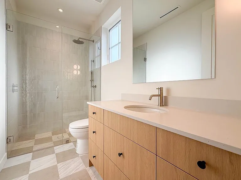 3038 Vine St — Photo 27