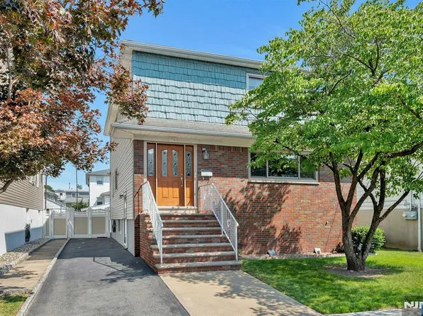 714 Tyler St, Lyndhurst, NJ 07071