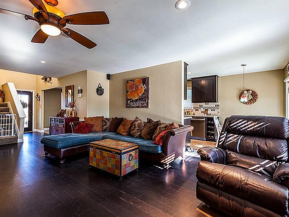 5th image of 6 Williamsburg Cir