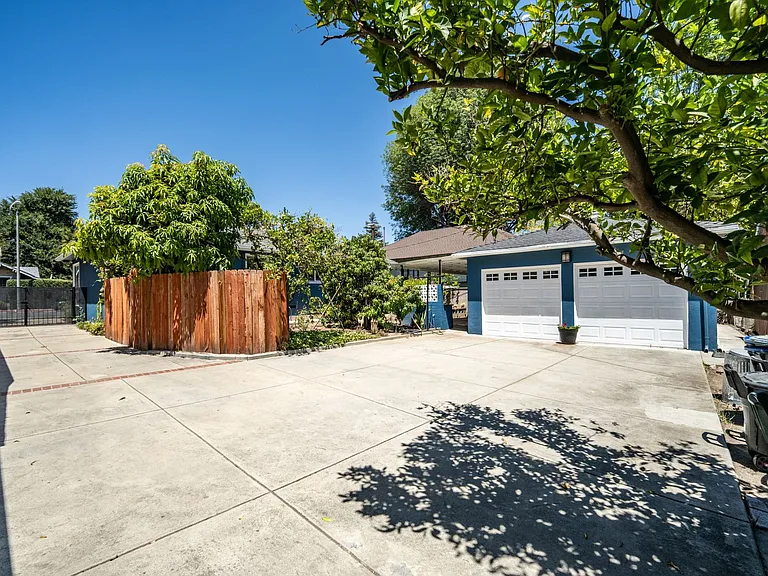 1007 Monterey Rd — Photo 30