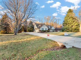 S35W27905 Pheasant RUN, Waukesha, WI 53189