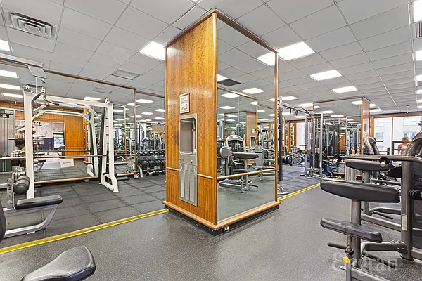 Sold by Elegran | media 12