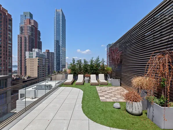 505 West 43rd Street image 28 of 30