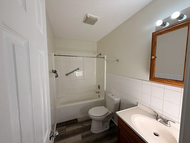 2500 Highland Dr #A1 — Photo 4