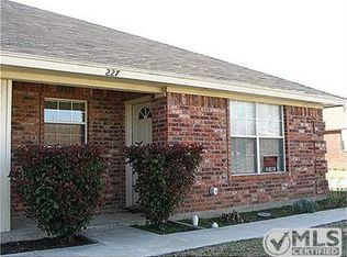 227 Oak Ct, Rhome, TX 76078