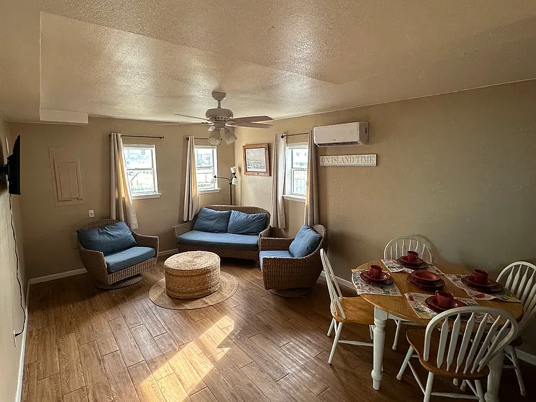 133 Riverdale Dr #1 — Photo 6