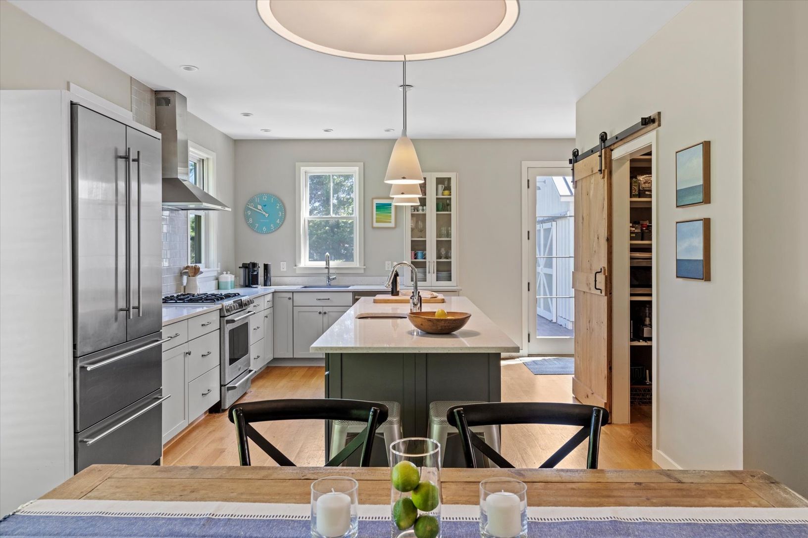  Big pantry-barn door