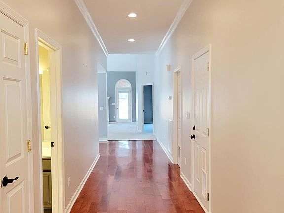 2nd image of 6713 Willow Brook Dr