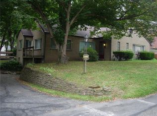 606 Wood St, Ellwood City, PA 16117