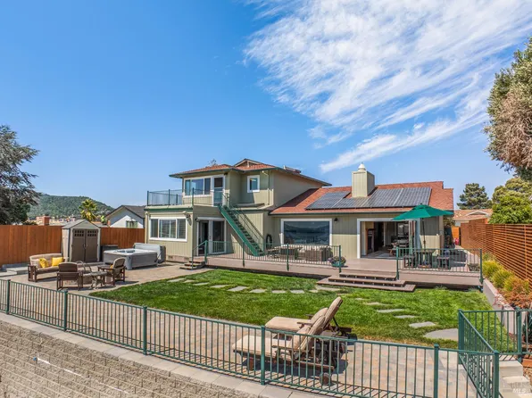 126 San Marino Drive, San Rafael, CA 94901