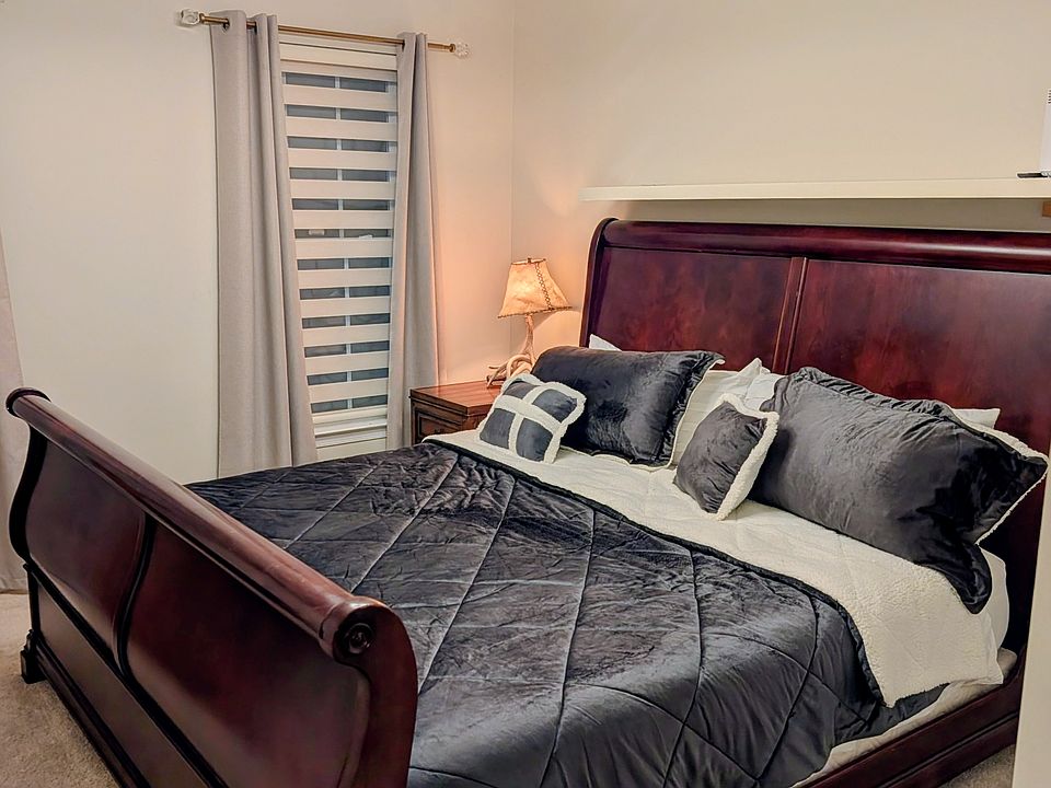 1st image of 501 Morrissett Ct SE Room 1