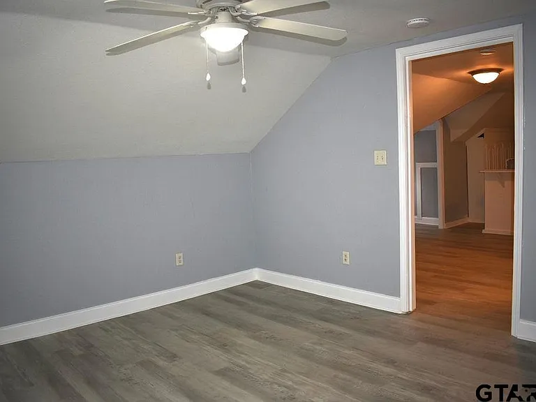 1511 N Summit Ave #2 — Photo 8