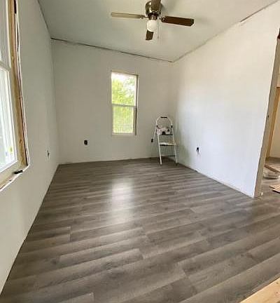 3rd image of 204 Tuthill St