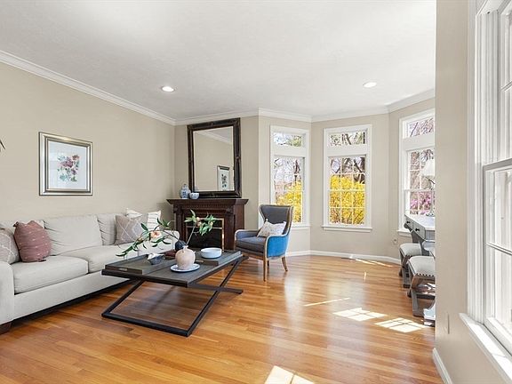 5th image of 7 Dry Pond Rd