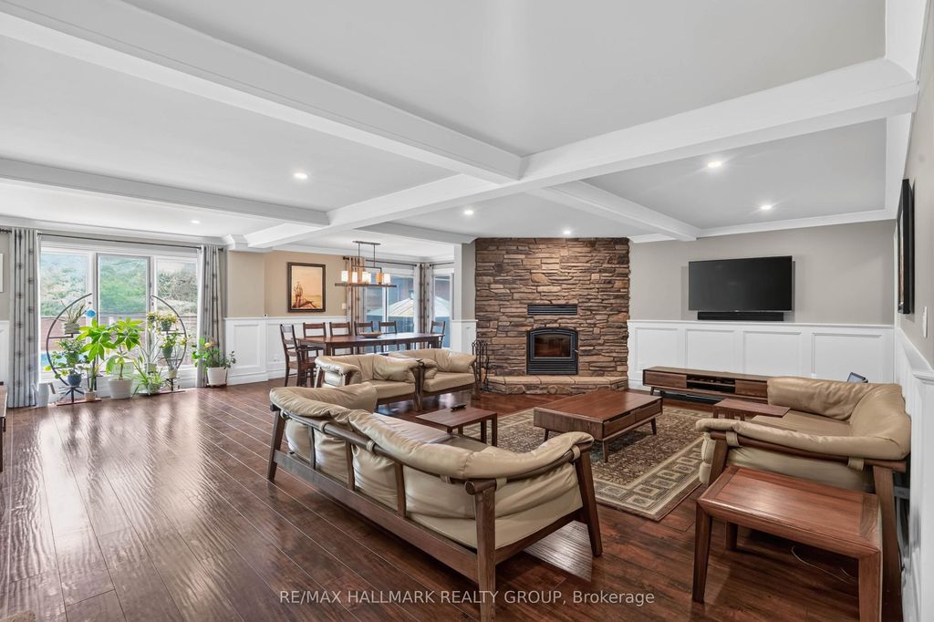 3809 Alderwood St W, Ottawa, ON - View 5