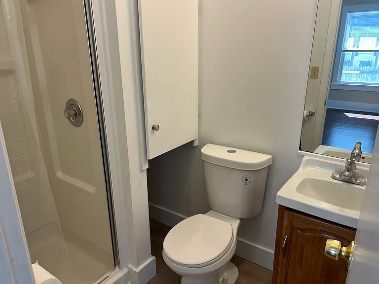 2411 Lynn St — Photo 4