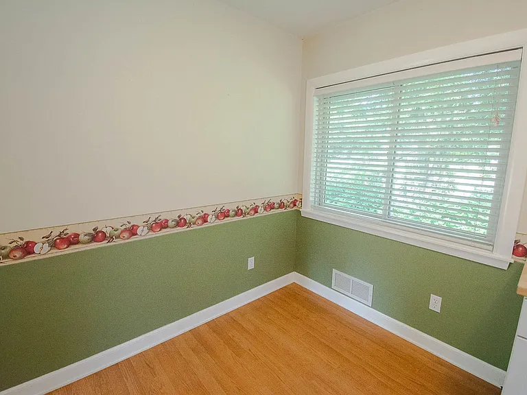 413 14th Ave SE — Photo 11