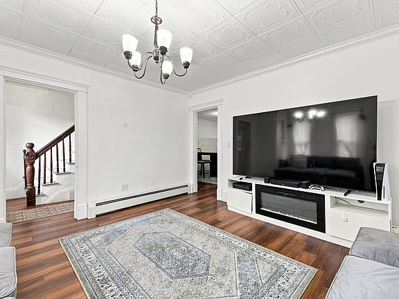 2nd image of 30 Prospect St
