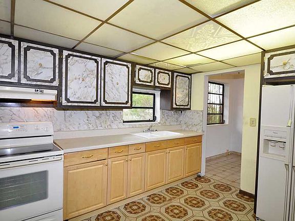 4th image of 19101 N Miami Ave